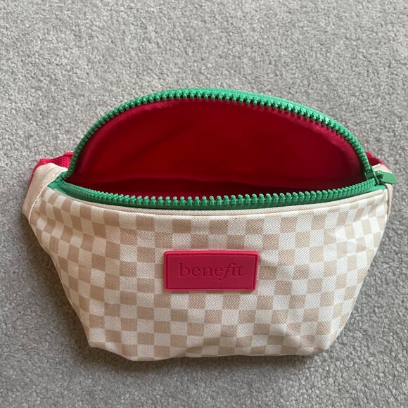 Benefit Checkered White/Tan Fanny Pack (Belt Bag) - Picture 2 of 6